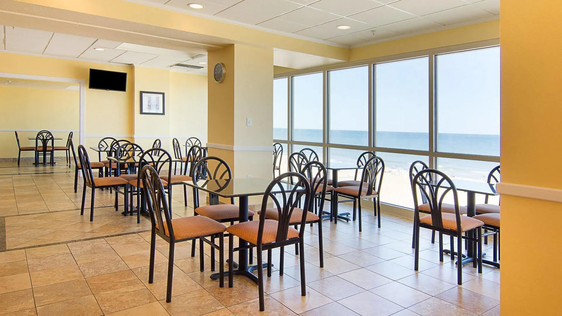 Comfort Suites Beachfront Virginia Beach